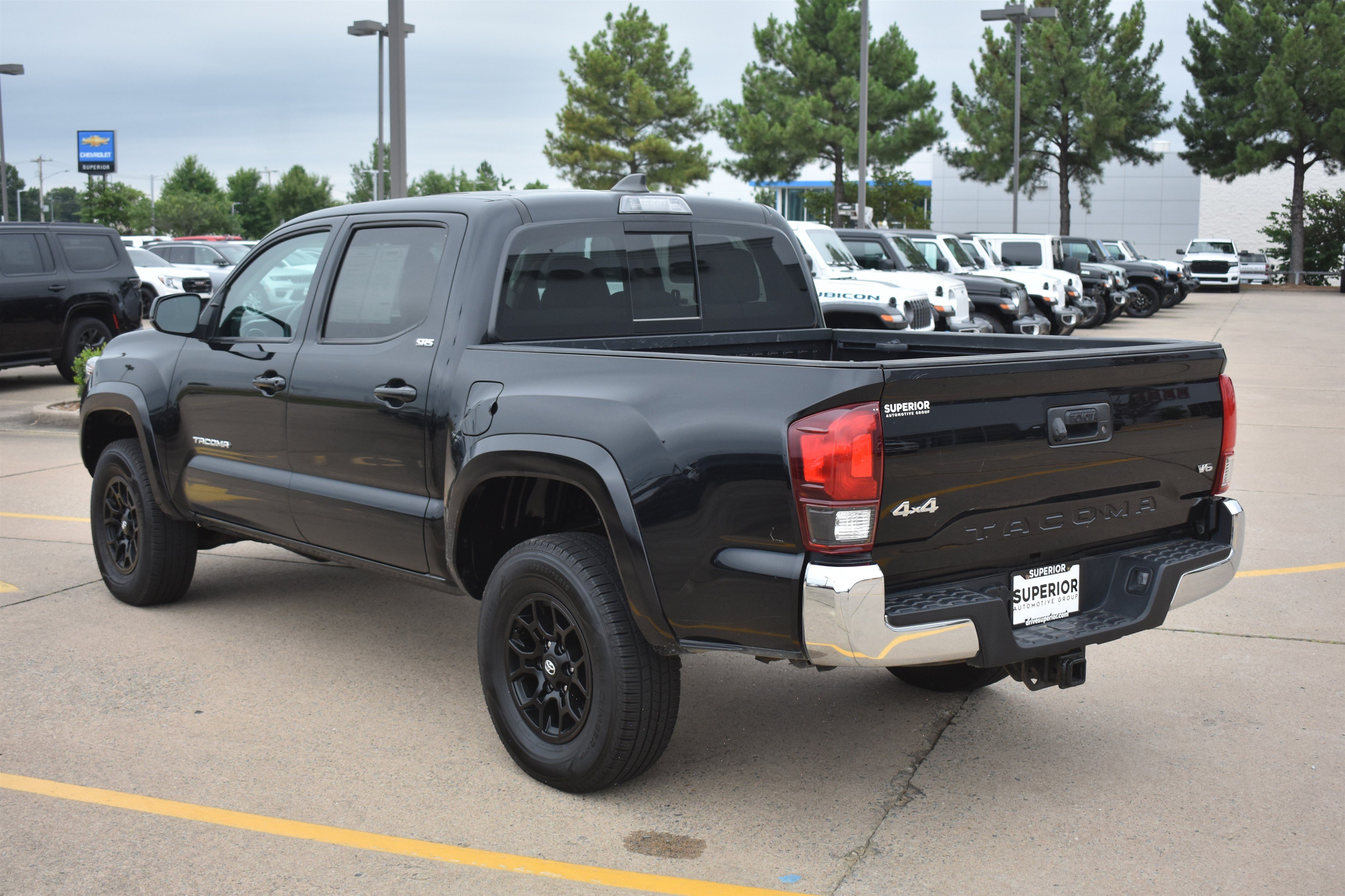Used 2022 Black Toyota SR5 image 9