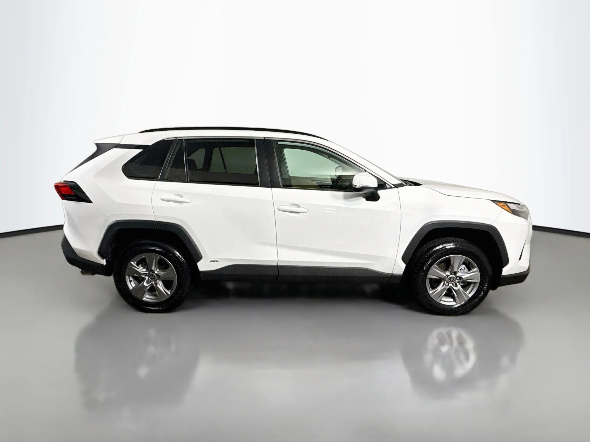 Certified Used 2023 Ice Cap Toyota Hybrid XLE image 8