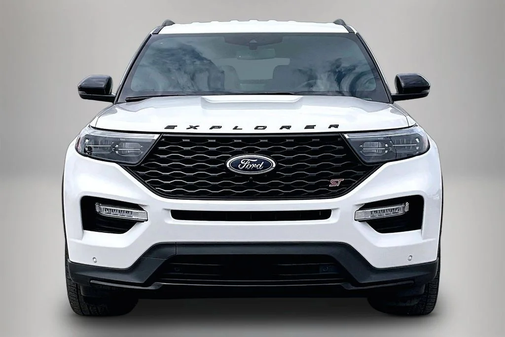 Used 2023 White Ford ST image 3