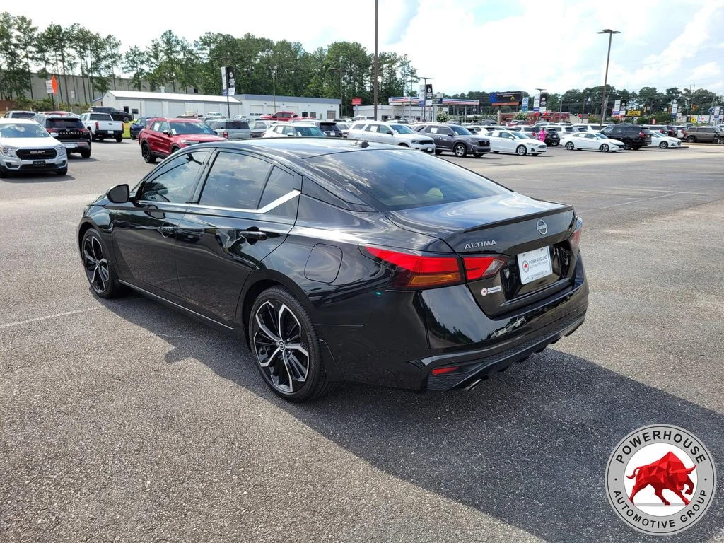 Used 2024 Black Nissan 2.5 SR image 4