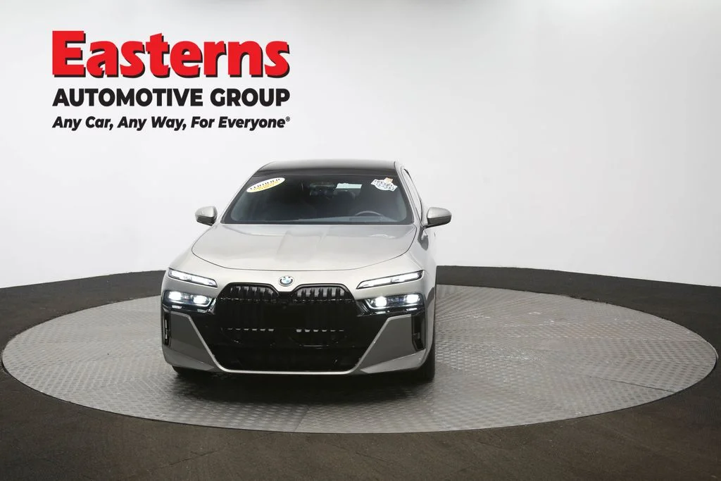 Used 2023 Gray BMW 760i xDrive image 57