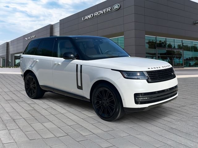 New 2026 Ostuni Pearl White Land Rover SE image 7