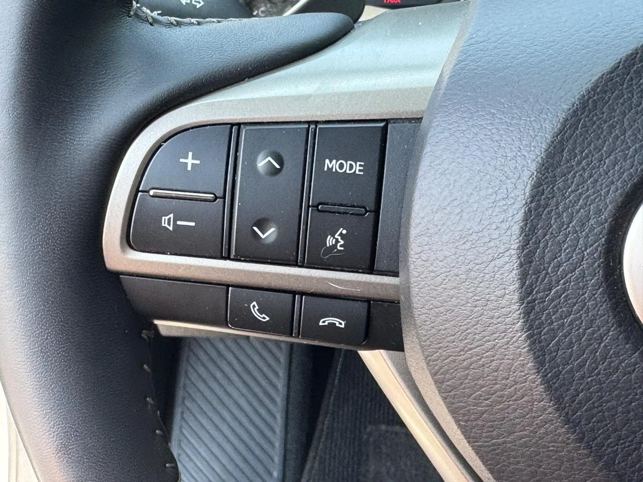 Used 2022 Atomic Silver Lexus Base image 22