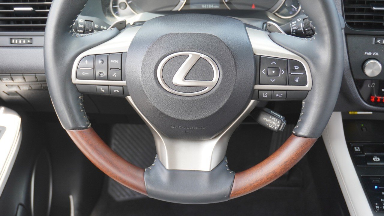 Used 2022 White Lexus RX 350 image 32