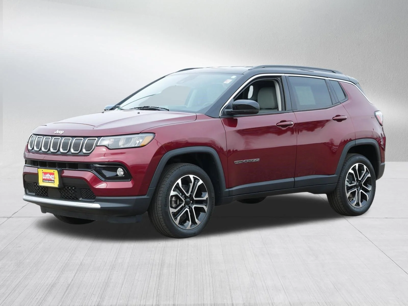 Used 2022 Velvet Red Pearlcoat Jeep Limited image 3