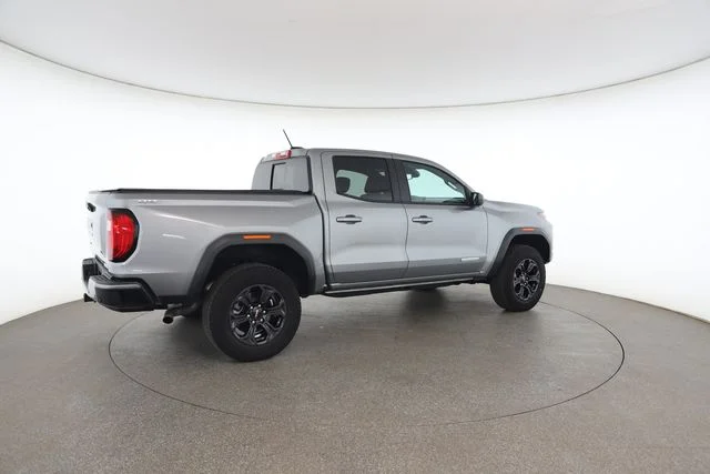 Used 2025 Silver GMC Elevation image 20