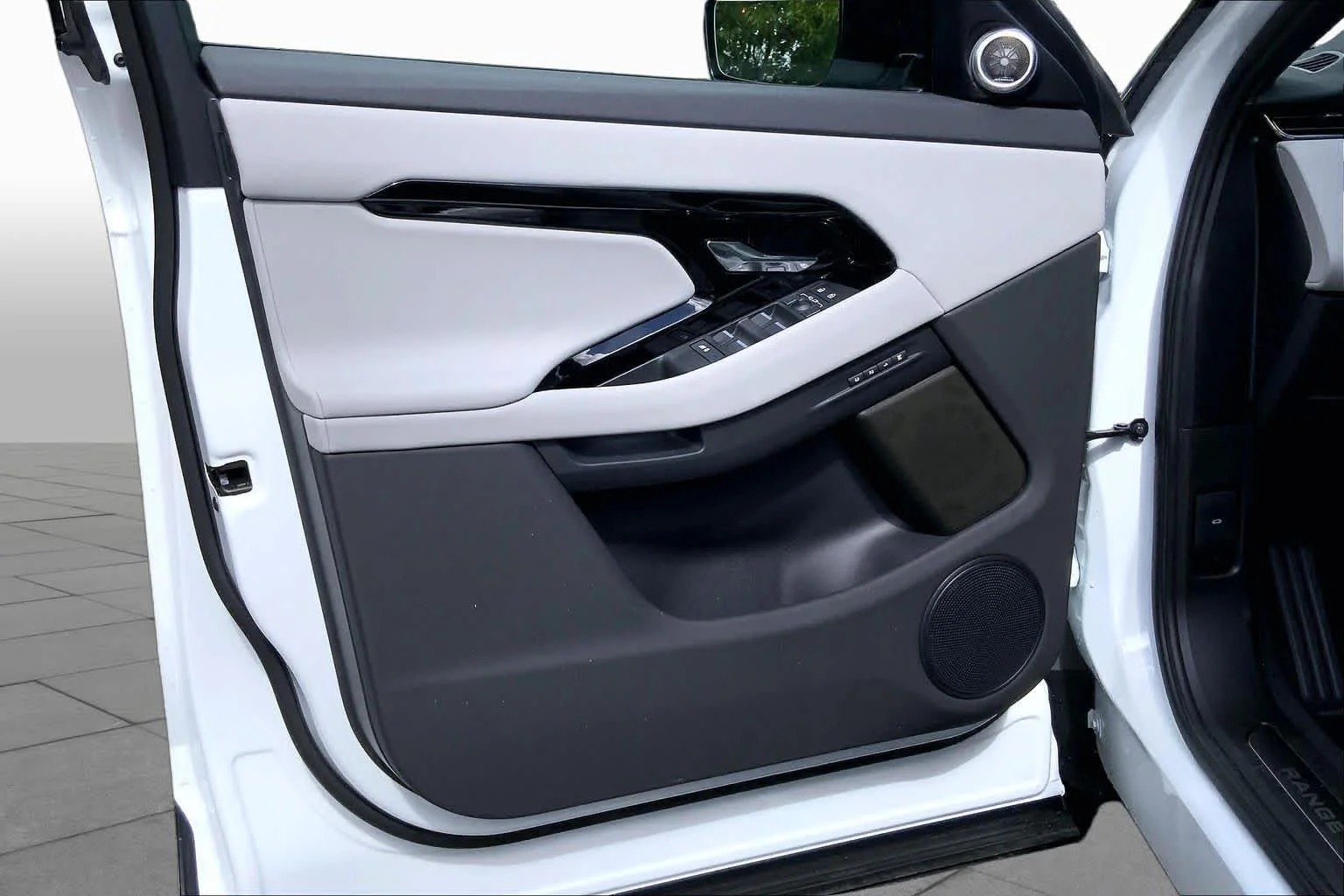 New 2026 Fuji White Land Rover Core S image 11
