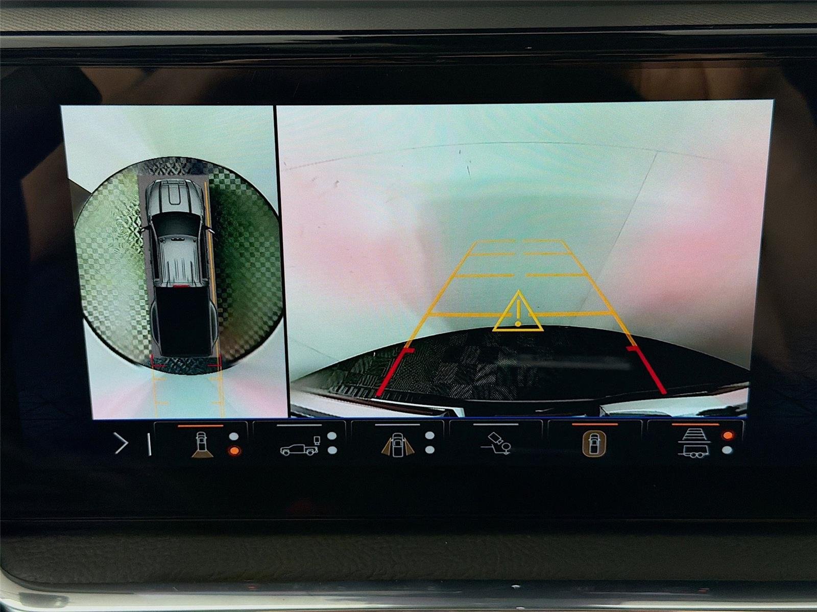 2026 GMC Sierra 3500HD Denali - Photo 17
