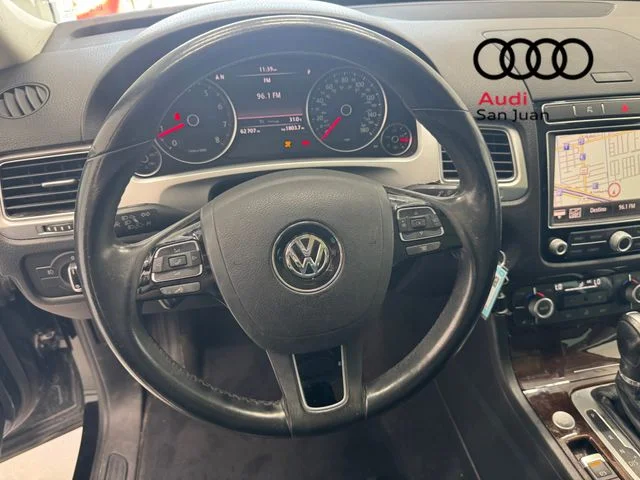 Used 2015 Black Volkswagen V6 Lux image 19