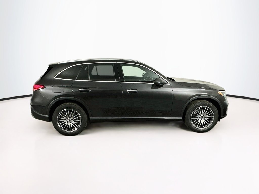 New 2027 Graphite Grey Metallic Mercedes-Benz GLC 300 image 7