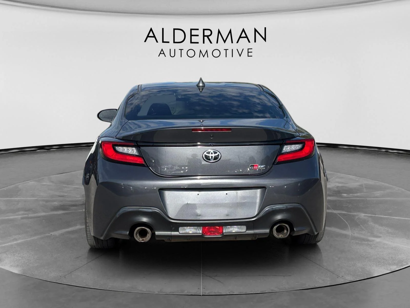 Used 2023 Pavement Toyota Base image 4