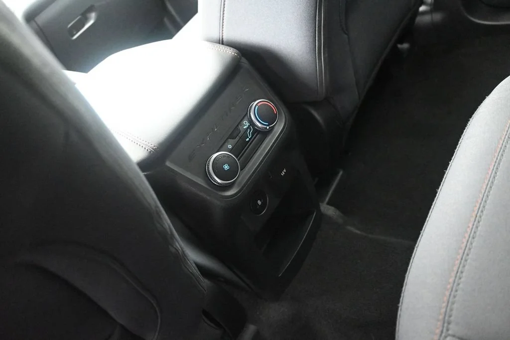 2025 Ford Explorer Active - Photo 17