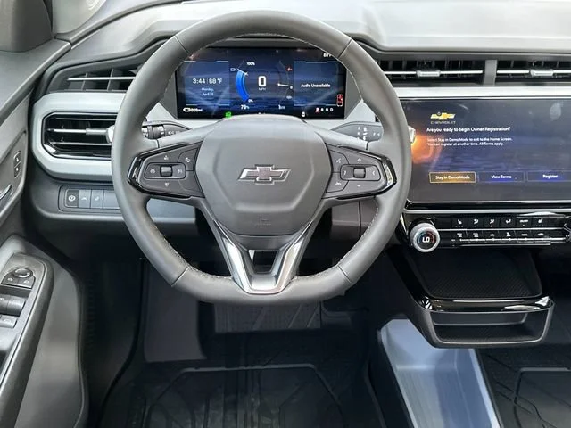 New 2027 Summit White Chevrolet LT image 14