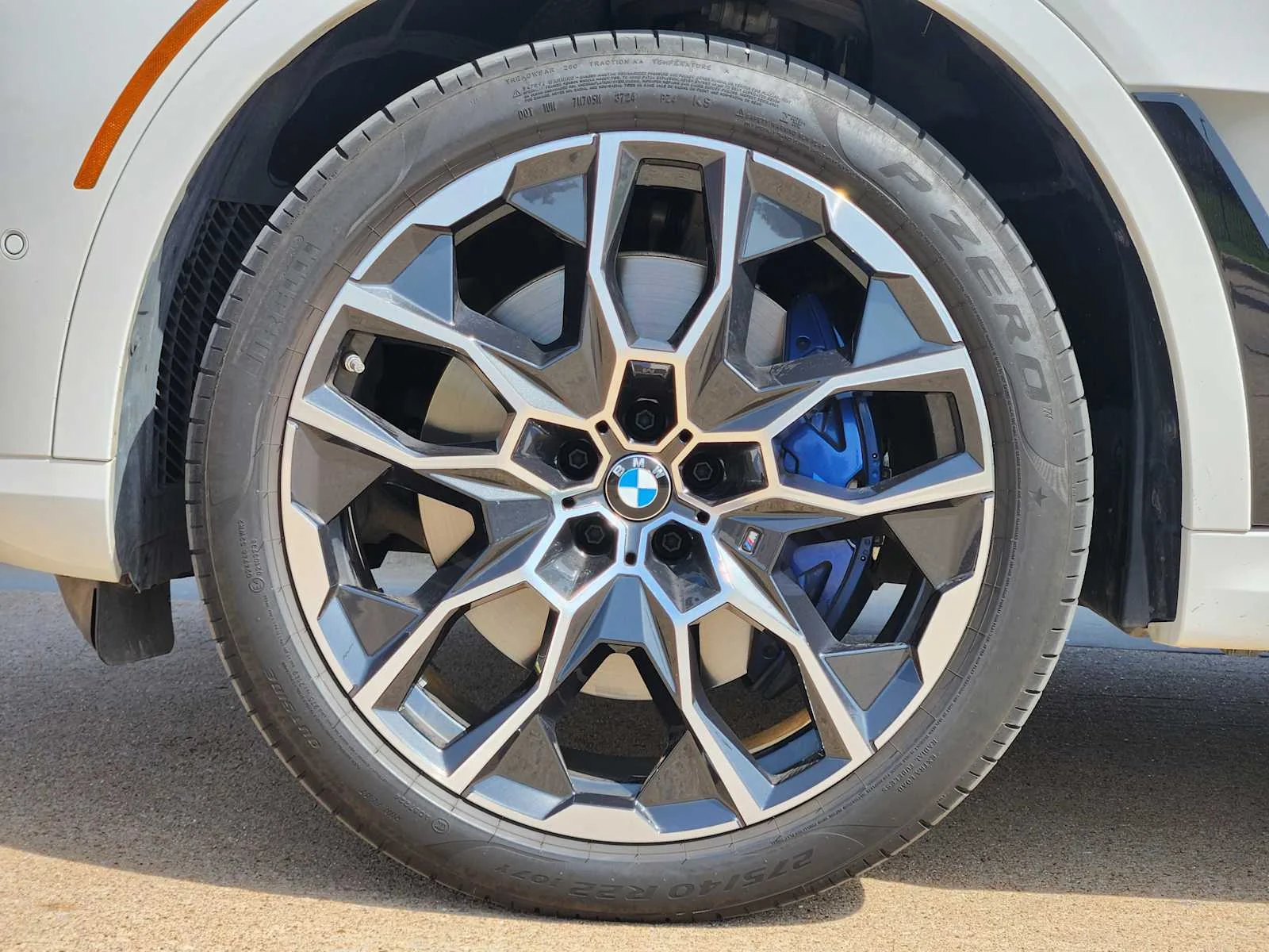 2025 BMW X7 M60i - Photo 7