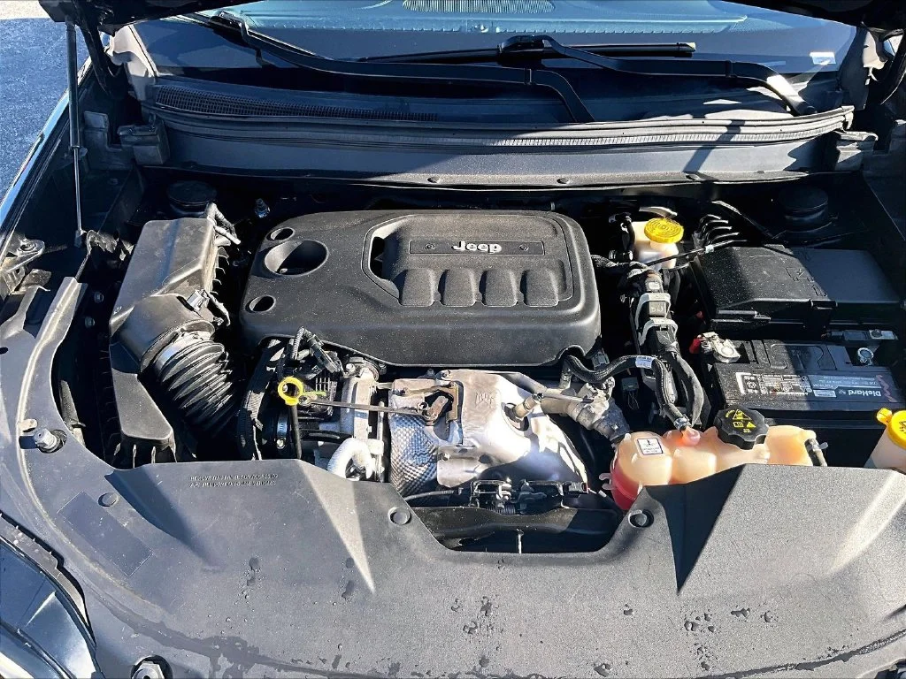 Used 2020 Black Jeep Latitude Plus image 11