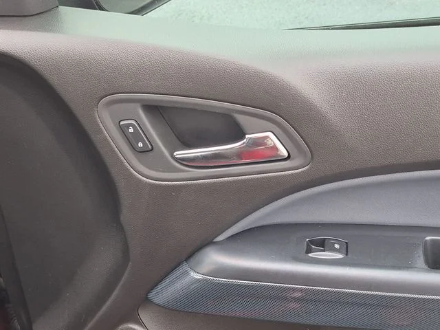 Used 2016 Red Chevrolet Z71 image 36