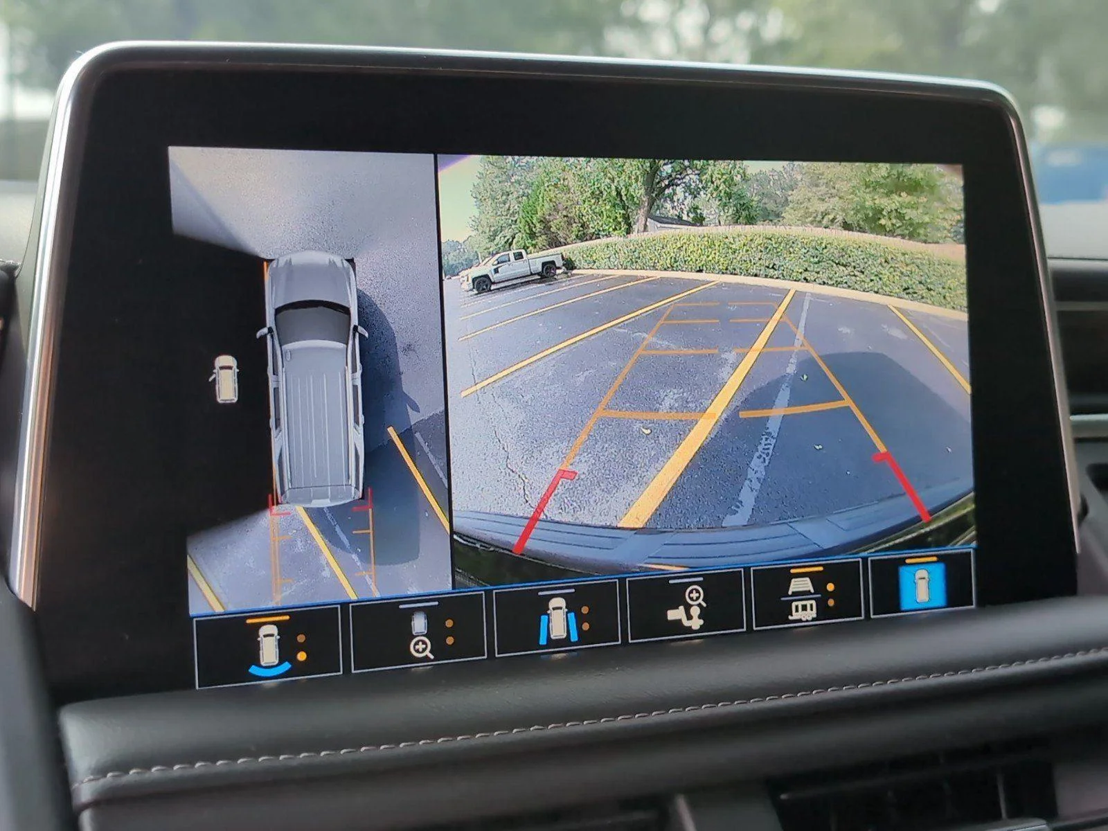 Used 2021 SHADOW GRAY METALLIC Chevrolet Z71 image 25