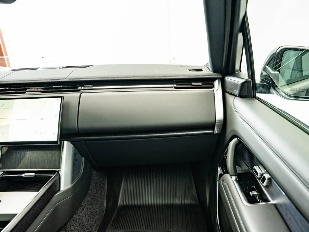 New 2026 Santorini Black Land Rover SE image 45