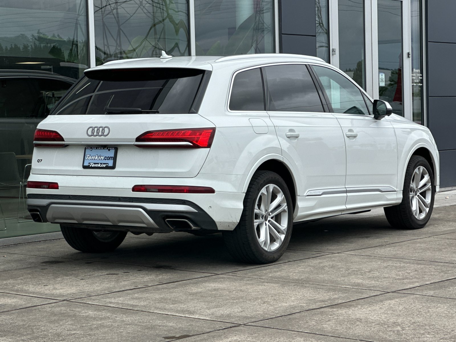 Used 2025 White Audi 55 Premium Plus image 4