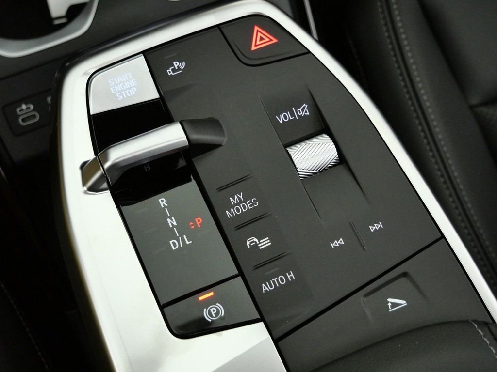 Used 2026 Jet Black BMW xDrive28i image 48