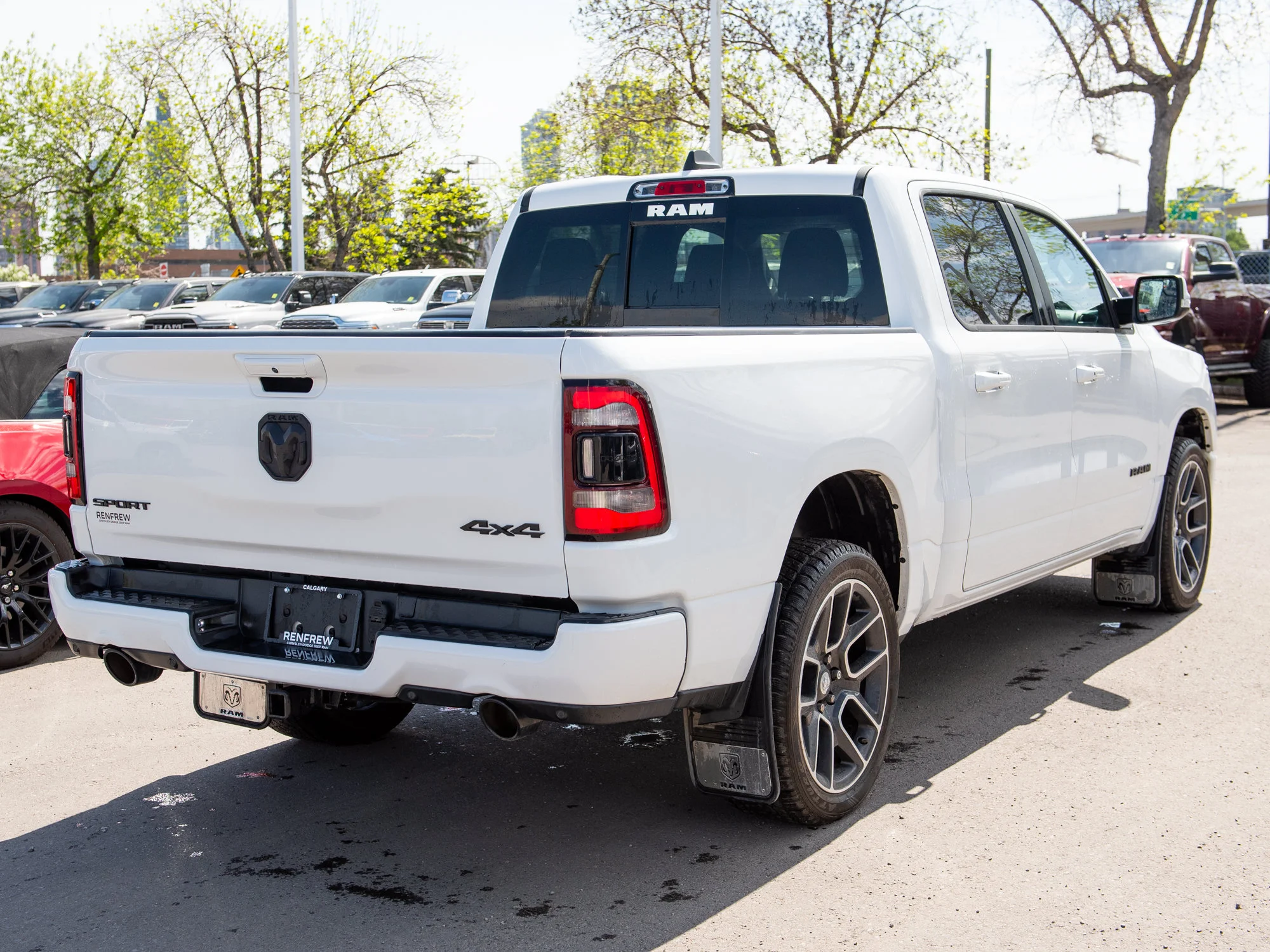 Certified Used 2020 White RAM Sport * One Owner | Panoramic Sunroof | Apple CarPlay | Remote Start | HEMI V8 image 15