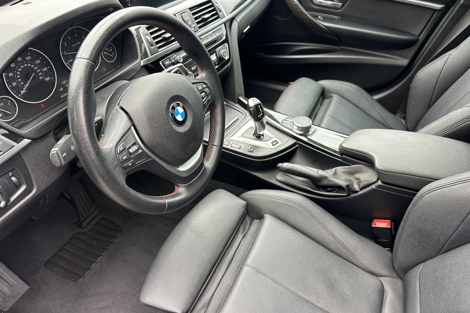 Used 2017 Mineral Gray Metallic BMW 330e iPerformance image 9
