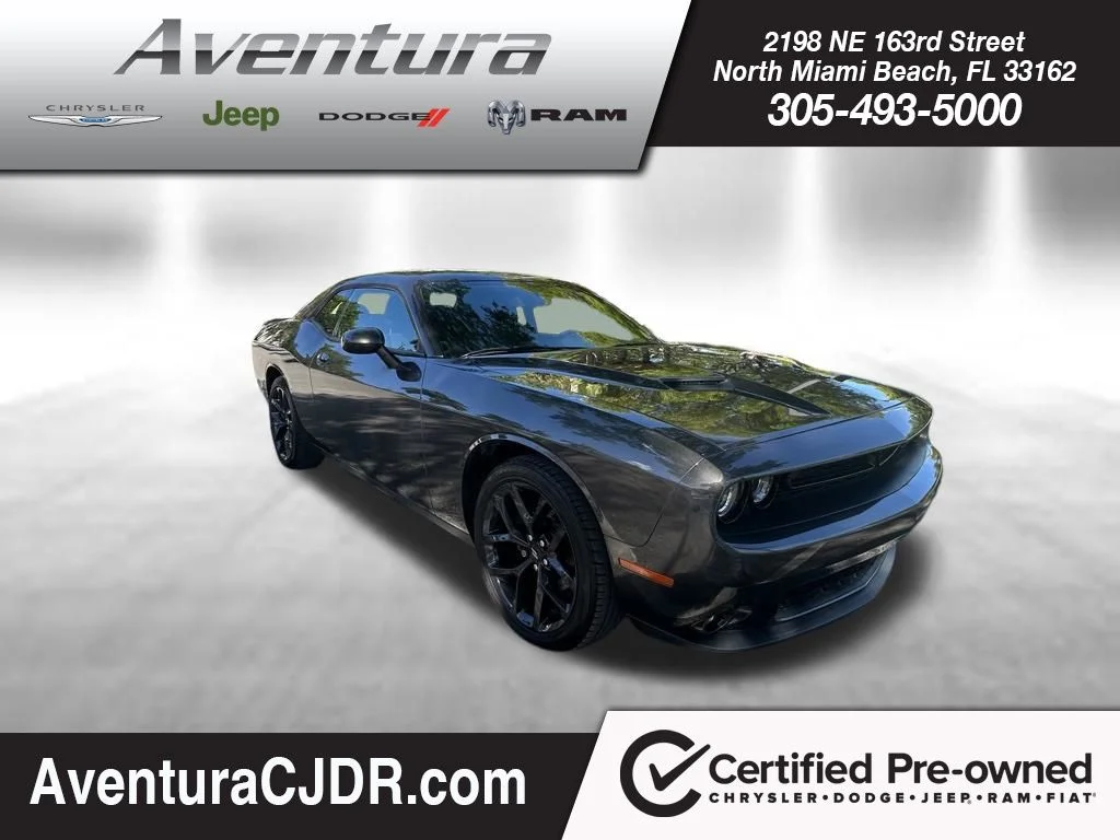Used 2020 Gray Dodge SXT image 1