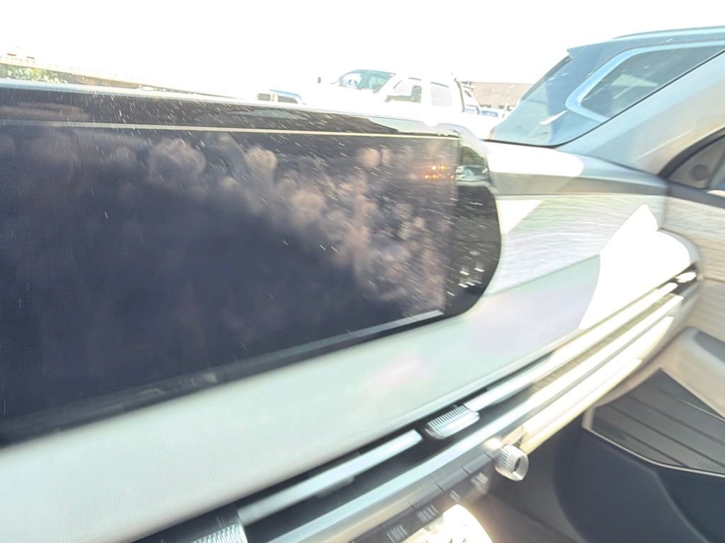 Used 2025 Gray Hyundai Calligraphy image 9