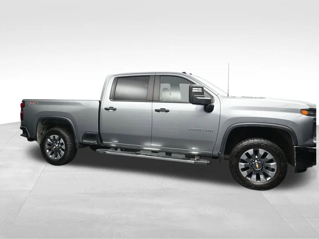 Used 2024 Gray Chevrolet Custom image 5