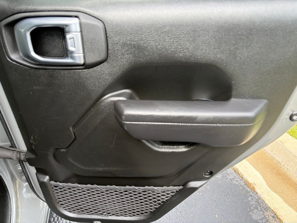 Used 2022 Gray Jeep Unlimited Sport S image 18