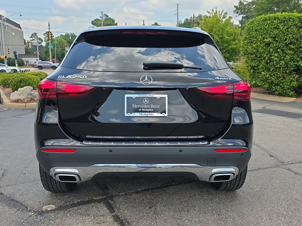 New 2026 Black Mercedes-Benz GLA 250 image 4