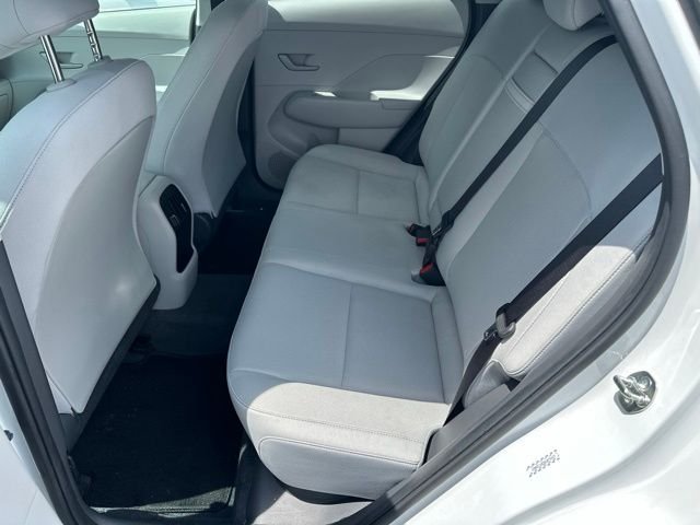 Used 2024 White Hyundai SEL image 6