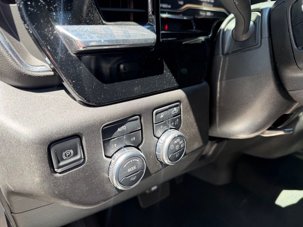 Used 2025 Silver GMC SLT image 19