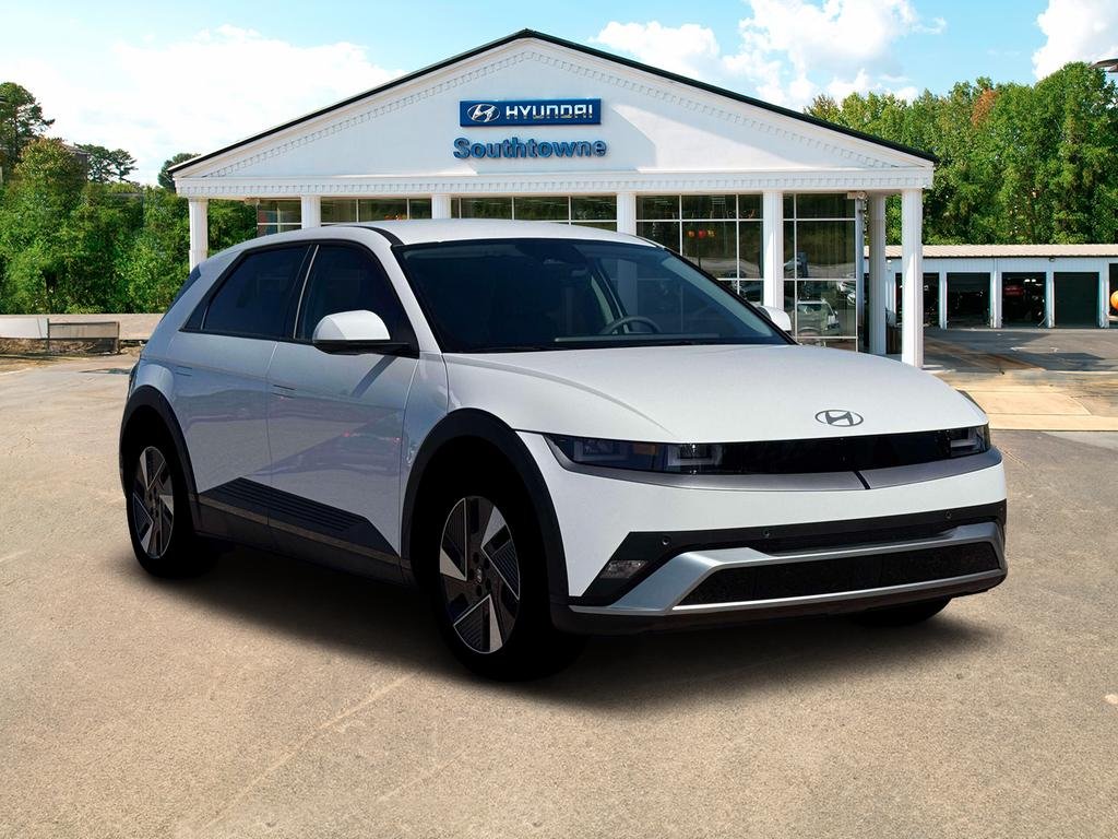 New 2026 White Hyundai SE image 11