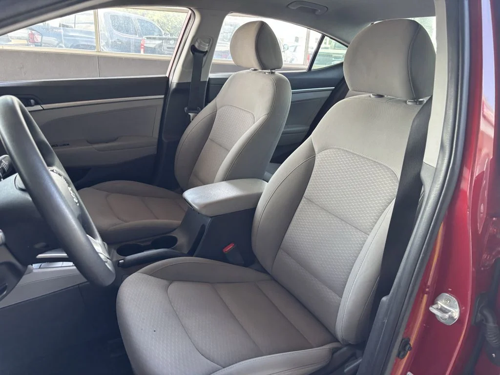 Used 2020 Red Hyundai SE image 41