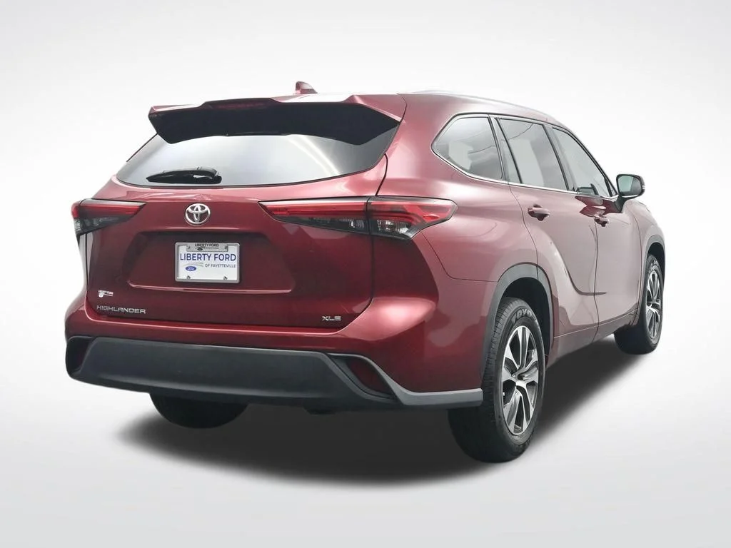 Certified Used 2021 Ruby Flare Pearl Toyota XLE image 7