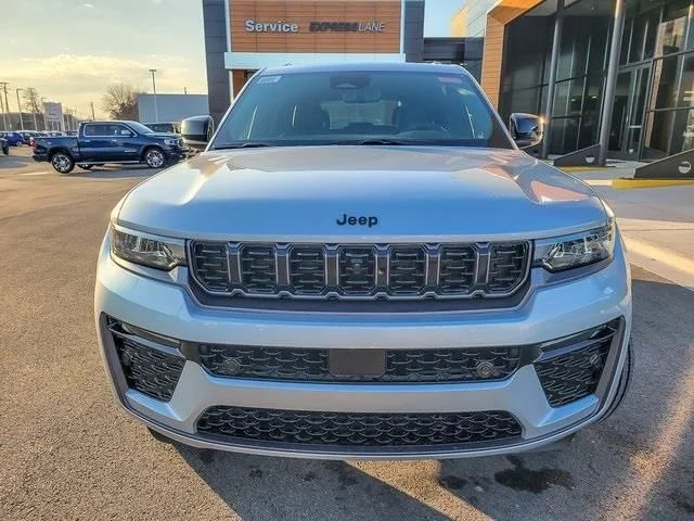 New 2026 Silver Zynith Jeep Limited Reserve image 4