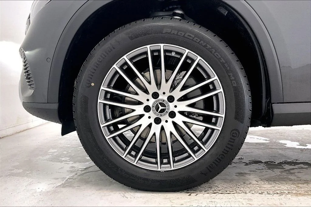New 2026 Graphite Grey Metallic Mercedes-Benz GLC 300 image 23