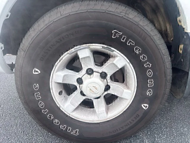 Used 2004 White Nissan XE image 12