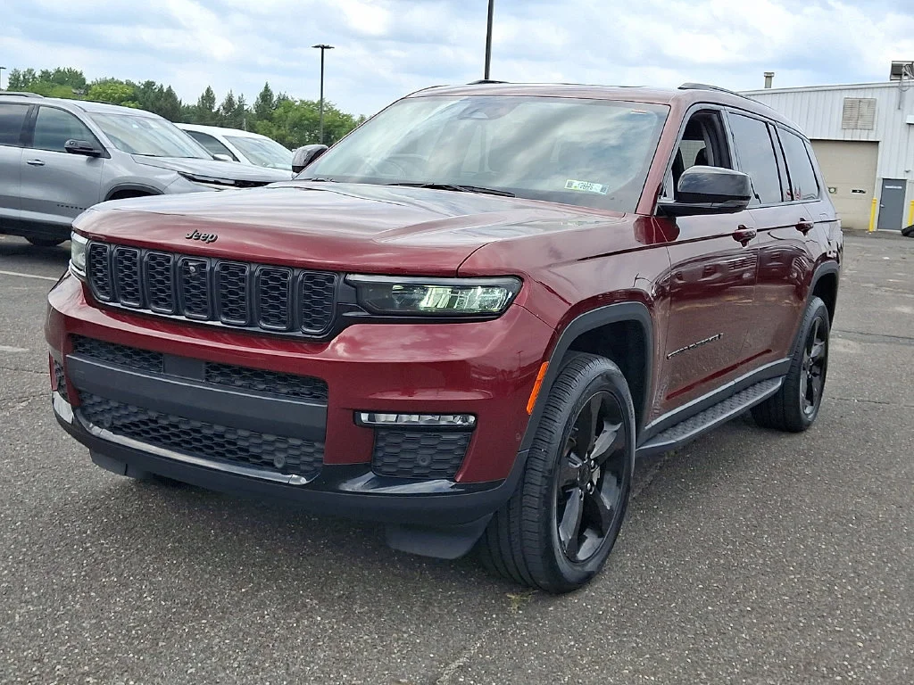 Used 2022 Velvet Red Pear Jeep Limited image 5