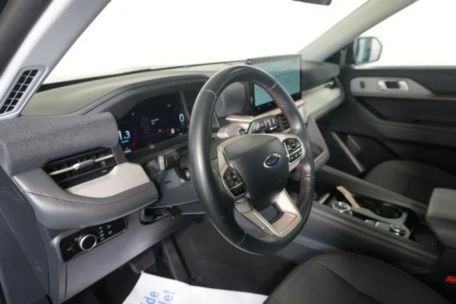 Certified Used 2025 Agate Black Metallic Ford Active image 17
