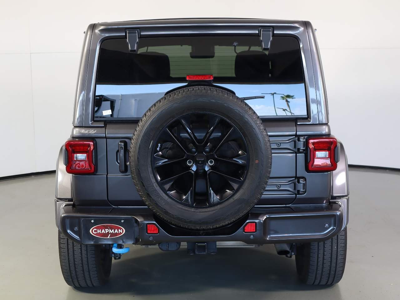 Used 2021 Gray Jeep Sahara 4xe image 3