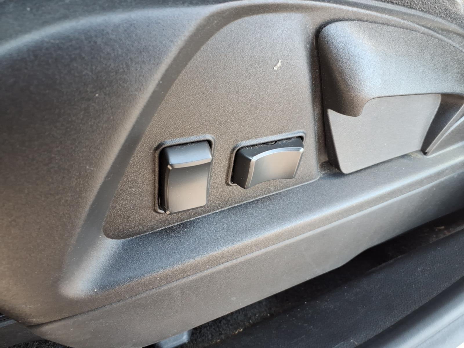 Used 2017 Quicksilver Metallic GMC SLE image 7