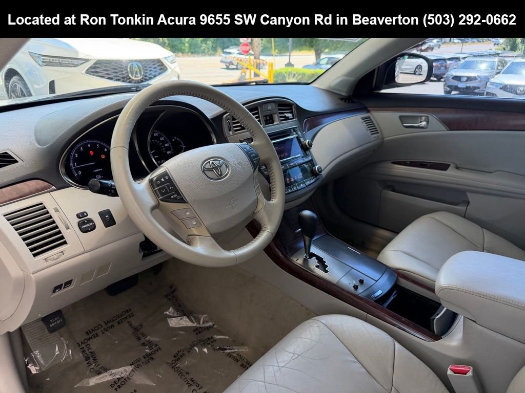 Used 2011 Classic Silver Metallic Toyota Base image 15