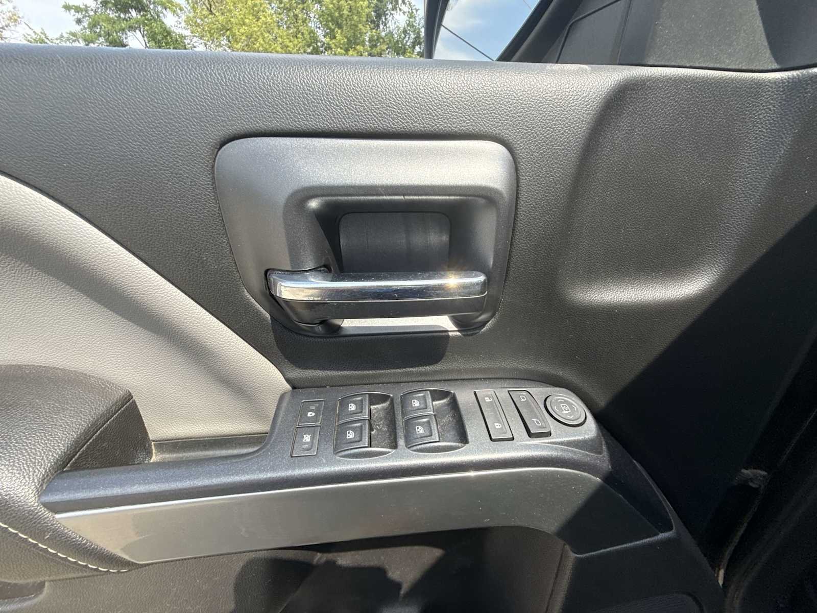 Used 2018 BLACK Chevrolet LT image 21