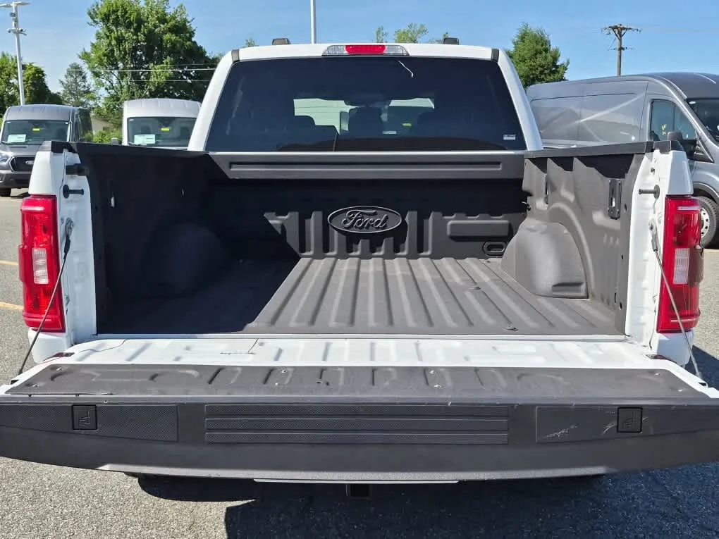 Certified Used 2023 Oxford White Ford XLT image 20