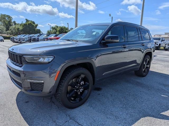 Used 2022 Gray Jeep Limited image 7