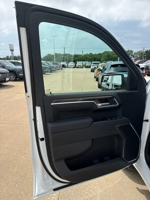 2026 GMC Sierra 1500 SLE - Photo 9