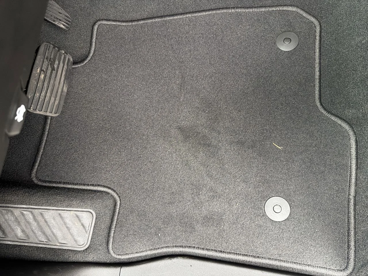 Used 2026 Summit White GMC Elevation image 30