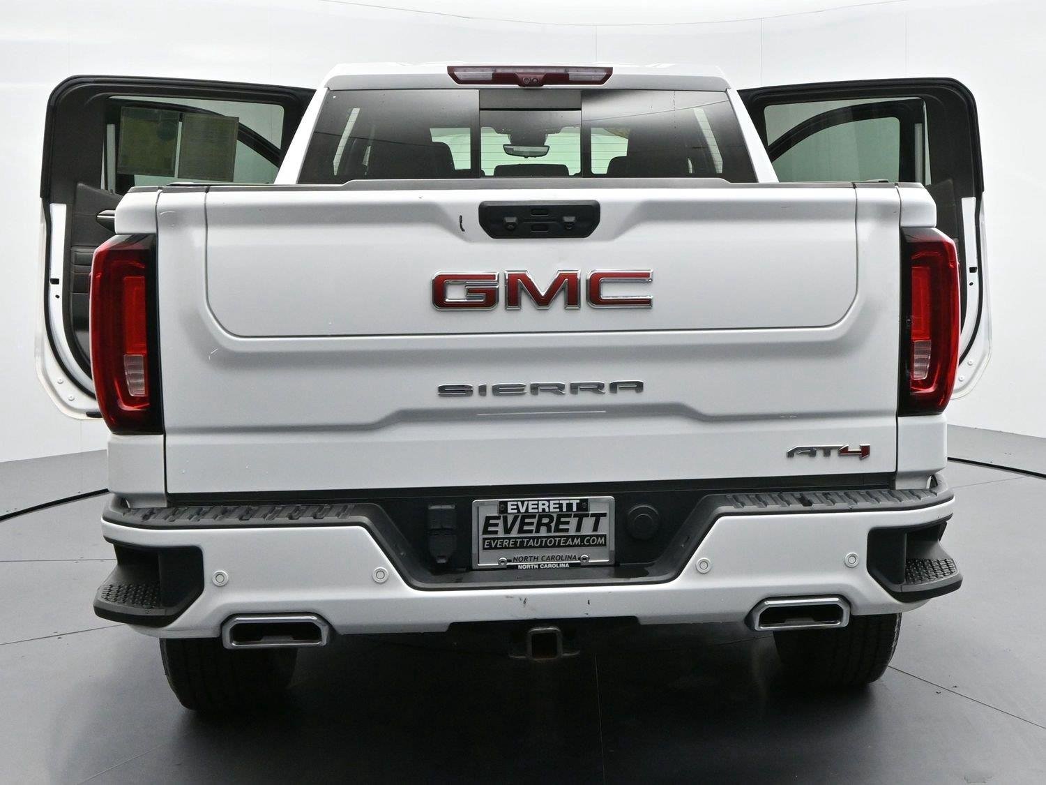 Used 2023 SUMMIT WHITE GMC AT4 image 44